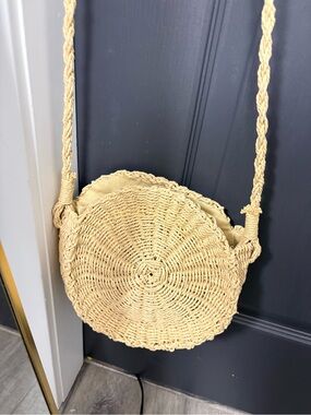 Urban Outfitters Braided Round Straw Crossbody Bag - Natural